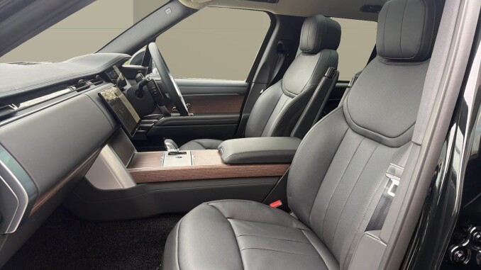 Land Rover Range Rover 3.0 P460e SE 4dr Auto Estate - Image 3